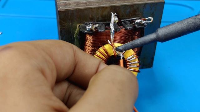 I Make 1200W Powerful 12V To 220V Inverter At Home Using 2 Mosfet  40N60