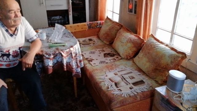 УМНАЯ КОЛОНКА = МАРУСЯ = ПОДАРЕННАЯ МНЕ СЫНОМ НА МОИ ДЕНЬГИ НЕ  ХОЧЕТ МЕНЯ ПОНЯТЬ , ЧУЮ С УМА СВЕДЁ