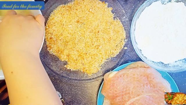 Сочный куриный ШНИЦЕЛЬ с хрустящей корочкой!/Chicken schnitzel with a crispy crust! смотреть онлайн