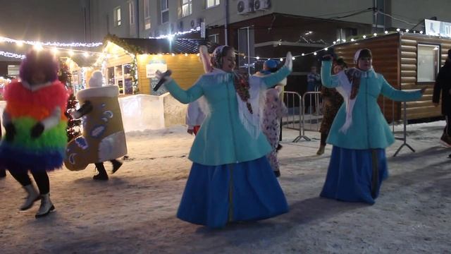 На городском празднике в Оренбурге. Ансамбль-"Денница" смотреть онлайн