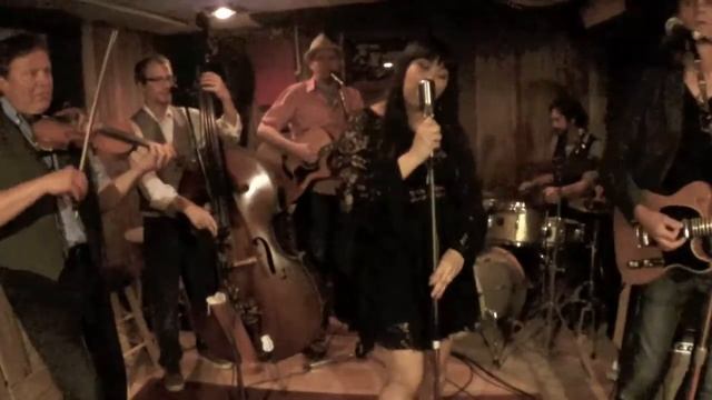 Wrecking Stone - Live from the Subterranean Barn-Cave! смотреть онлайн