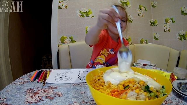 Овощной салат с кириешками / Простые рецепты смотреть онлайн