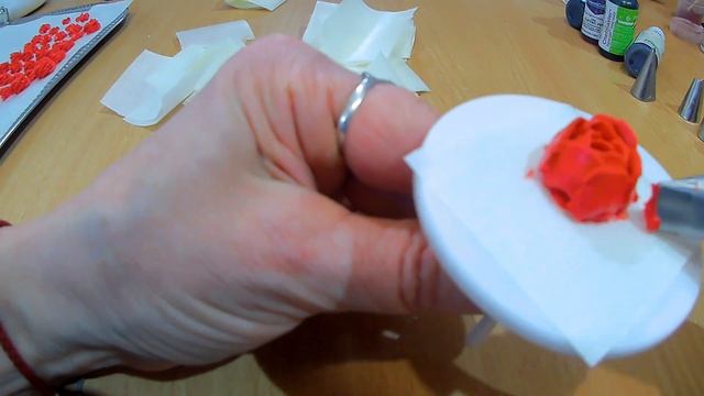 Цветы из АЙСИНГА /УКРАШЕНИЯ из ГЛАЗУРИ / Быстрый ДЕКОР для КУЛИЧЕЙ и ПРЯНИКОВ / Olya konditer смотреть онлайн