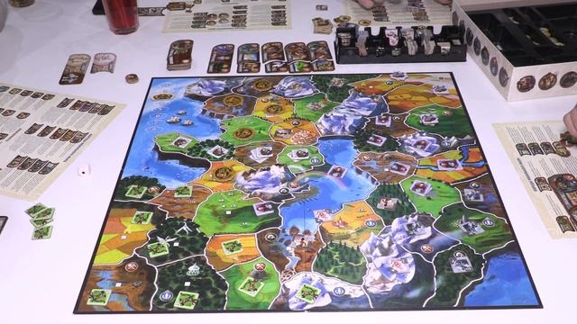 Играем в Small World Маленький мир смотреть онлайн