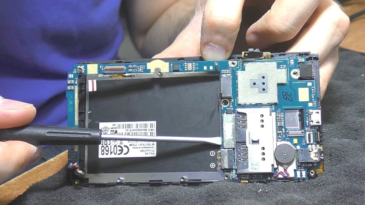 ЭЛЕМЕНТАРНОЕ. Не включается смартфон Philips S388 смотреть онлайн