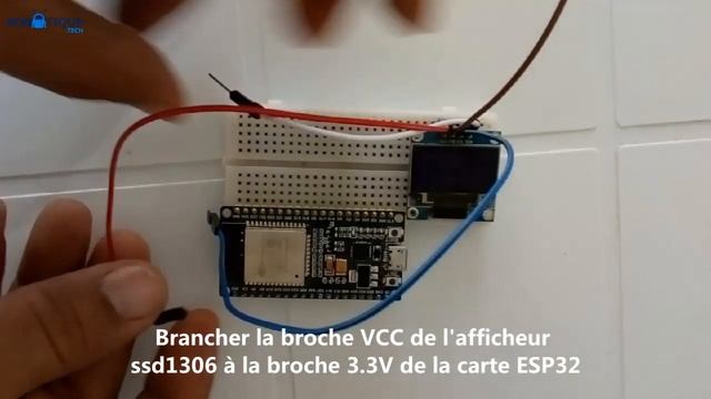Connecter la carte ESP32 au smartphone via Bluetooth смотреть онлайн