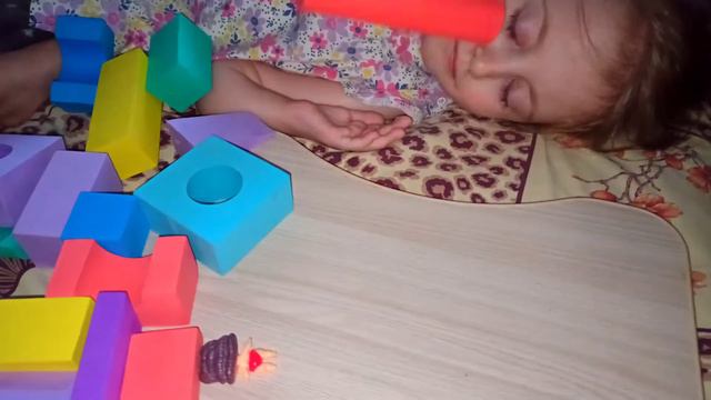 Мы отрезаны от цивилизации, ЧТО ДЕЛАТЬ? Играем, устроили ЧЕЛЛЕНДЖ, кто первый, мама или Настя? смотреть онлайн