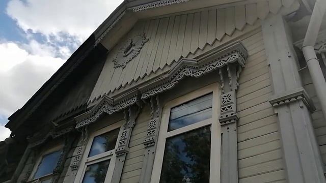Улица Энгельса старинные резные дома Васильевская церковь ремонт дороги новый асфальт смотреть онлайн