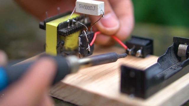 How To Make Inverter 3,7v To 220v B688 , No IC , Simple Circuit Diagram