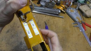 Сверлильный станок - маленький, тихий, домашний.