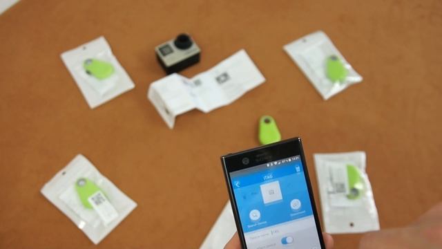 Bluetooth локатор брелок (помогает найти потерянные ключи, вещи, животных, детей) смотреть онлайн