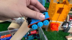 Туннель для паровозиков / Деревянная Железная Дорога и много ПАРОВОЗИКОВ / Развивающее видео