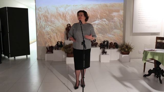 Представители администрации на открытии галереи смотреть онлайн