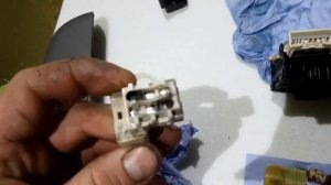 Как разобрать кнопку стеклоподъёмника