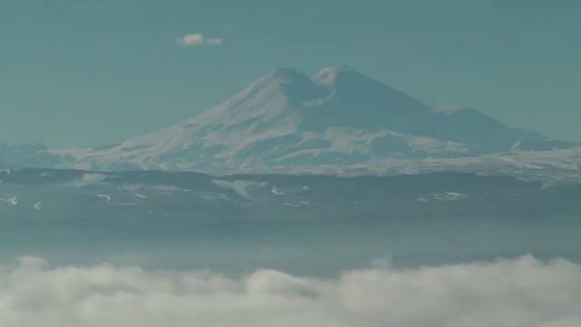 Красивый вид на Эльбрус с Бештау (Кавказский хребет) смотреть онлайн