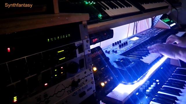 THE VOICE - Korg Wavestate - Yamaha moxF - Roland System 1 / Tr 8 - Akai Miniak - Live Perfornance смотреть онлайн
