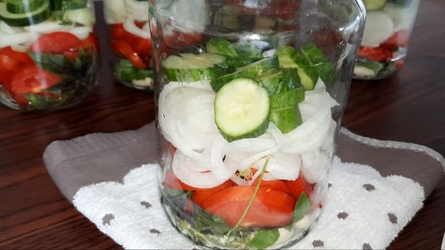 БЕЗ ВАРКИ И СТЕРИЛИЗАЦИИ!УЛЕТНО ВКУСНЫЙ Салат на Зиму помидоры огурцы лук ВСЕ В ВОСТОРГЕ! смотреть онлайн