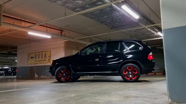 BMW X5 E53 3.0i, чёрная BMW. смотреть онлайн