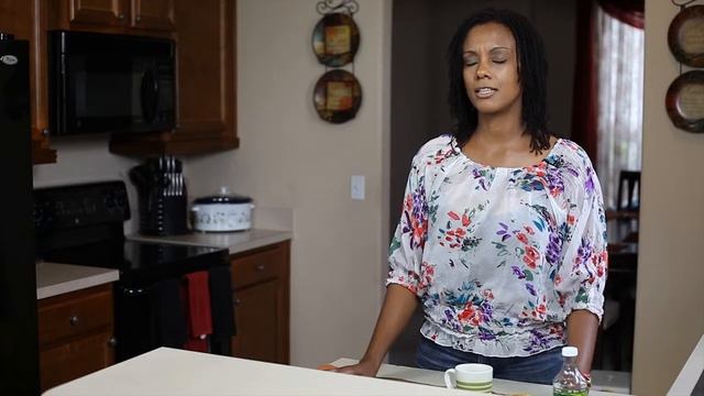 How to Prepare Sassafras Root for Tea : Homemade Drinks смотреть онлайн