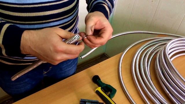 Видео - инструкция по изготовлению гибкой подводки из нержавеющей стали смотреть онлайн