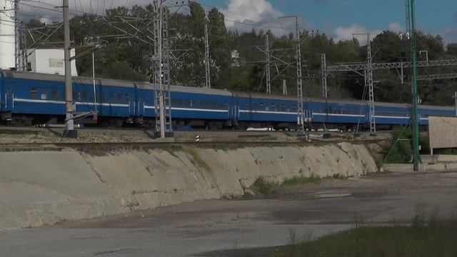 2ЭС4к-104 с поездом №302 Адлер - Минск смотреть онлайн