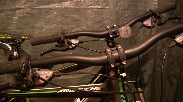 Устанавливаем велосипедный держатель для приборов Garmin на велосипед смотреть онлайн