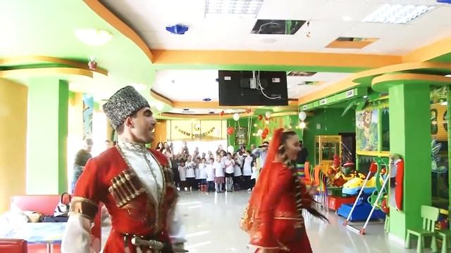 Детский праздник в Бамбино смотреть онлайн