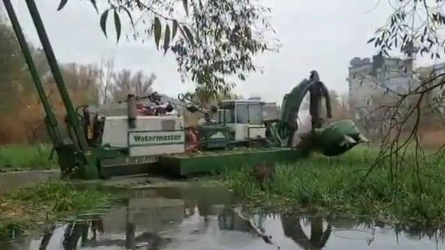 В Гусеве начали очистку реки Писса смотреть онлайн