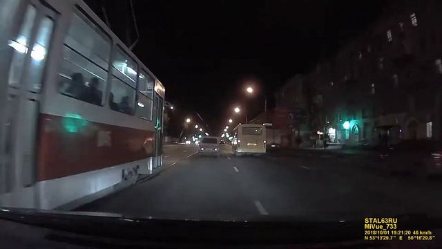 Видеорегистратор Mio MiVue 733 - ночная съёмка смотреть онлайн