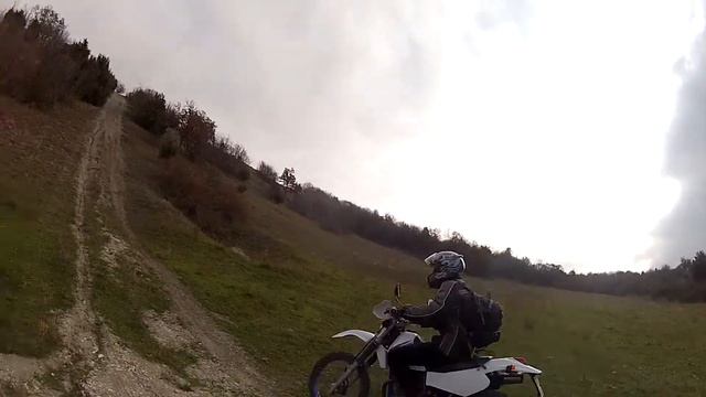 Yamaha TTR 250. Подъём на холм смотреть онлайн