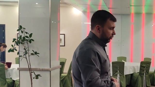 Анатолию Бибилову присвоено звание Героя ДНР смотреть онлайн