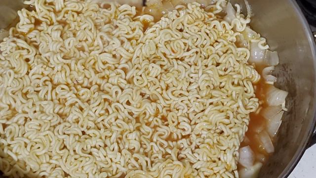 Лапша быстрого приготовления (Ролтон, Доширак) по особому рецепту. смотреть онлайн