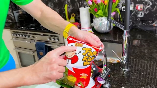 Угадай популярные снеки мира челлендж смотреть онлайн