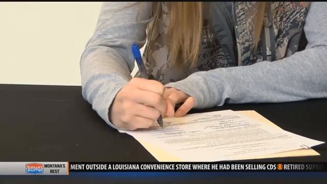Belgrade's Gilbertson twins commit to same college смотреть онлайн