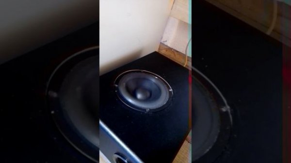 Logitech S-220 Bas Test