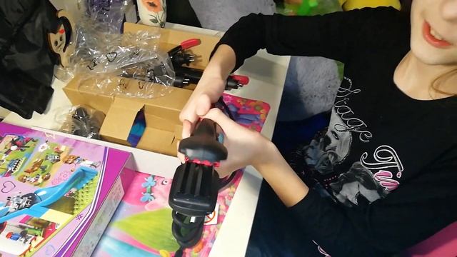 СУПЕР парикмахер \ Что мне подарили мальчики?! 8 марта смотреть онлайн