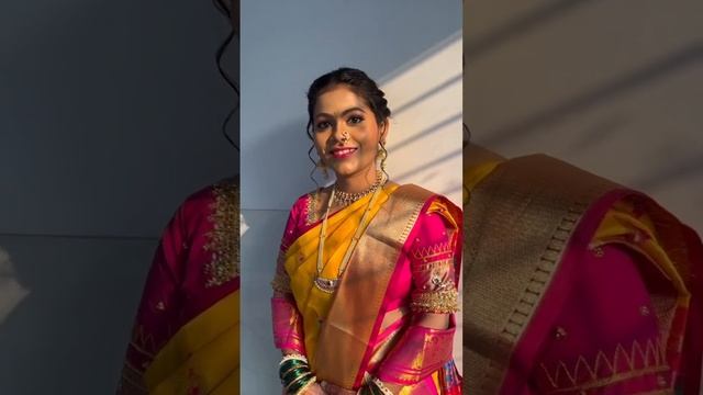 Bride Priti #shorts #viral #youtubeshorts #makeup #bridemakeup #curls #eyemakeup #flower #hairstyle смотреть онлайн