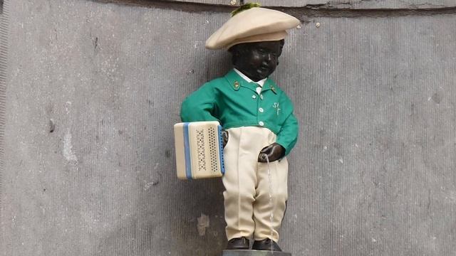 Бельгия Брюссель. Писающий мальчик. Grand-Place. Дворец короля и дом короля. смотреть онлайн