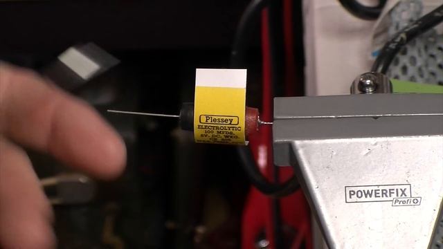 Bakers basket of radios: Dynatron Nomad TP11 part 3, capacitor re-stuffing смотреть онлайн