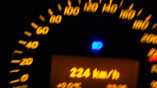 Mercedes C200 kompressor - 150-232km/h acceleration and top speed смотреть онлайн