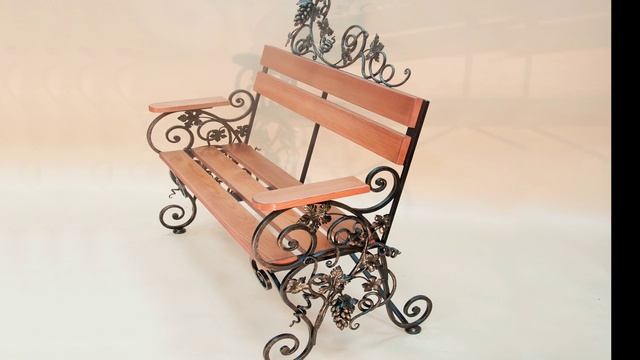 Кованые скамейки для вашего дома и сада