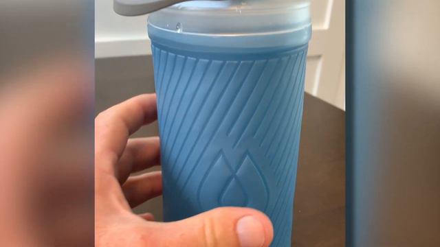 Hydrapak Flux Collapsible Water Bottle - The Perfect Bottle for Hydration on the Go смотреть онлайн