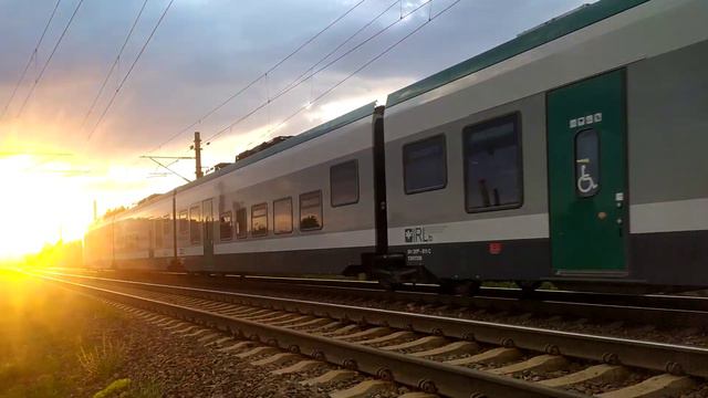 поезд №715 Гомель - Минск уезжает в закат смотреть онлайн