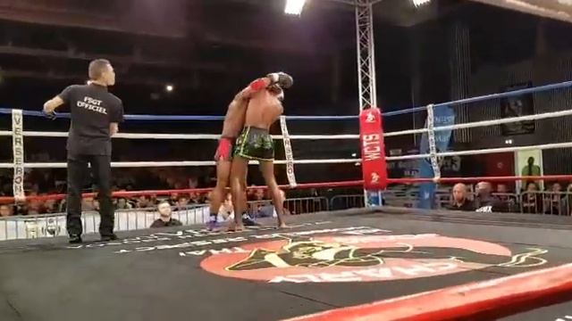Prince Junior vs Célestin Mendes - round 2 смотреть онлайн