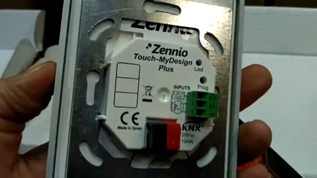 Zennio Touch-MyDesign Plus / Выключатель сенсорный KNX, 4/6/8 кнопок, термостат [ZVI-TMDP] смотреть онлайн