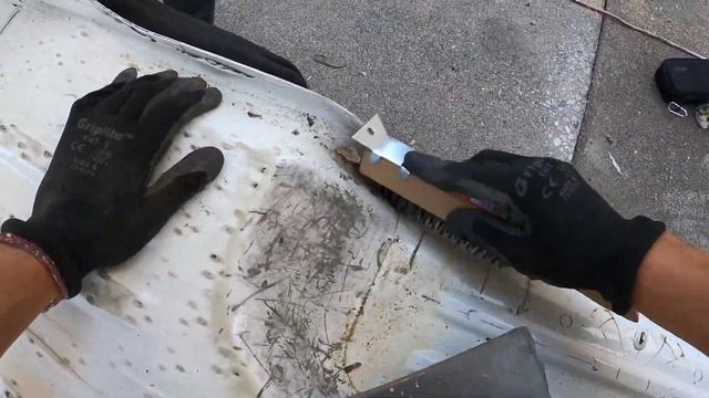VAN CONVERSION DETAILED STEP BY STEP - DAY 1, Cleaning and rust treatment - Renault Trafic 2013 смотреть онлайн