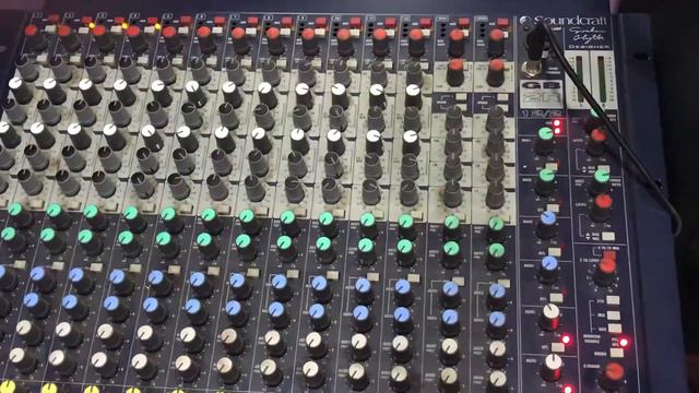 This Soundcraft Sound mixer is what you need смотреть онлайн