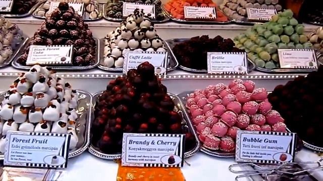 Рождественские распродажи в Будапеште.Пл.Вёрёшмарти Vörösmarty tér смотреть онлайн