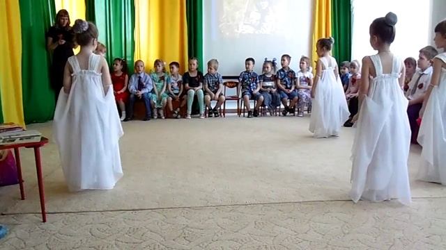 Детский танец"Птицы белые"г.Асино Журавушка старшая группа смотреть онлайн