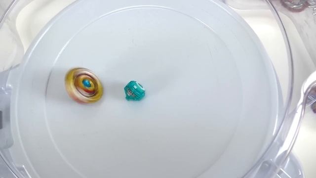 Beyblade Burst. Beyblade Burst Распаковка волчка Бейблэйд Берст Spriggan Requiem
